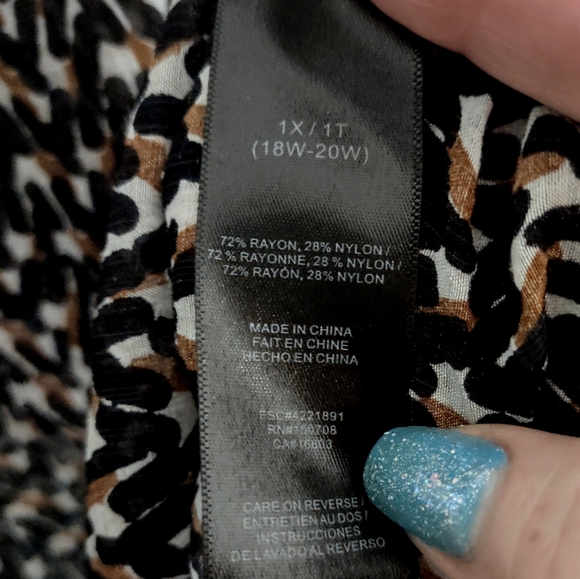 Plus size Top w/ Gold Studs & Black Tassels - Picture 14 of 17